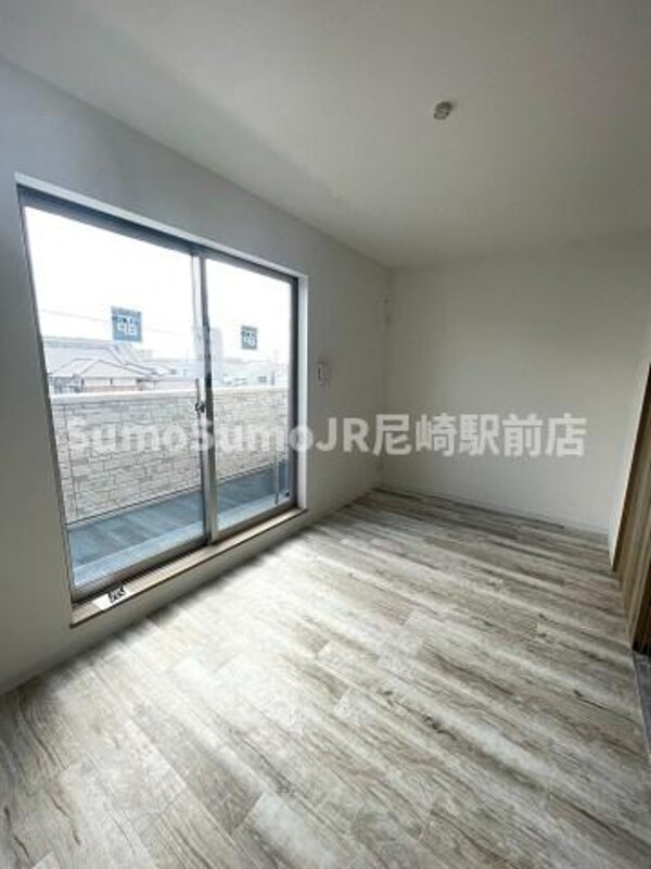 居室(使いやすい居間です)