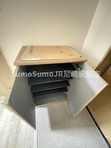 物件内観写真18　(たっぷりとした収納スペースです)