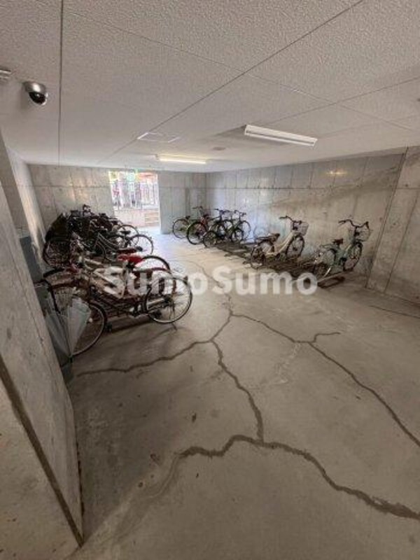 駐車場(車をお持ちの方に嬉しい駐車場付きの物件です)
