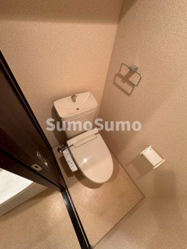 トイレ(コンパクトで使いやすいトイレです)