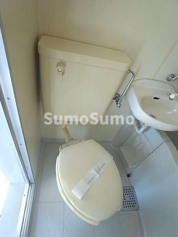 トイレ(シンプルで使いやすいトイレです)