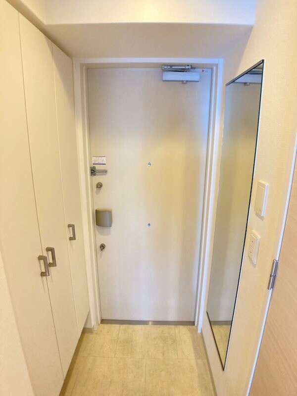 物件内観写真5　(落ち着いた玄関です)