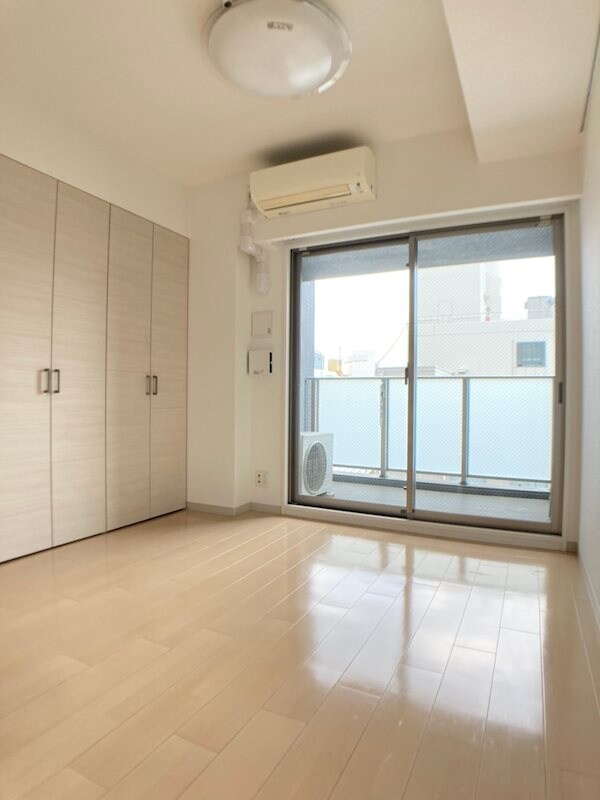 物件内観写真6　(おしゃれな居間です)