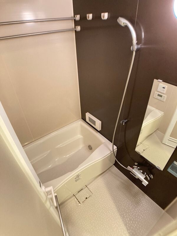 物件内観写真7　(コンパクトで使いやすいお風呂です)