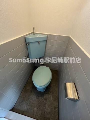 物件内観写真12　(落ち着いた色調のトイレです)