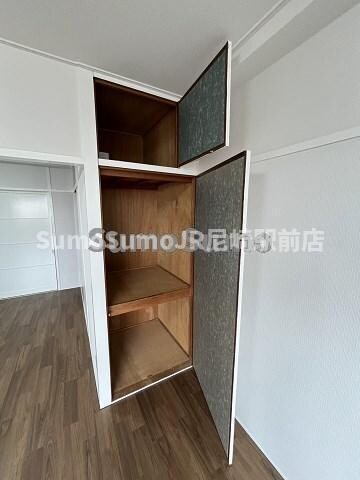 物件内観写真16　(小物を収納するのに便利です)
