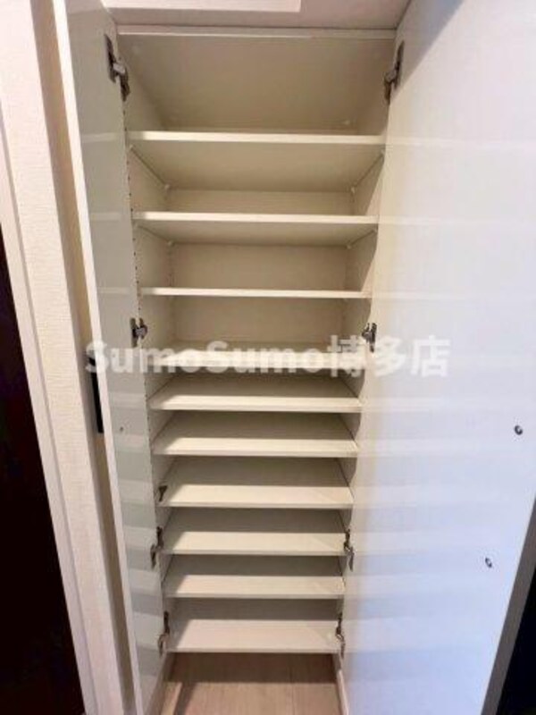 収納(たっぷりとした収納スペースです)