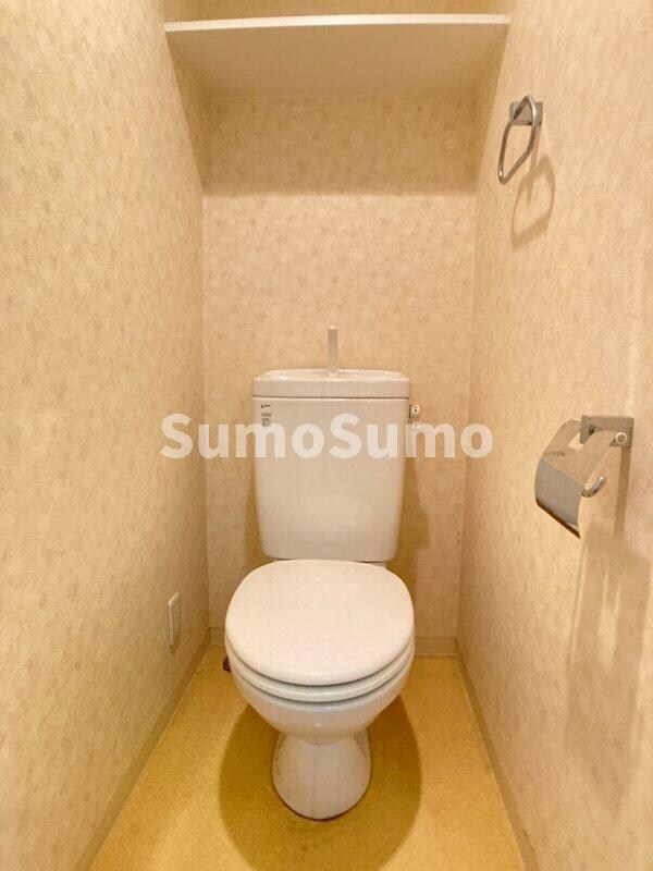 トイレ(落ち着いた色調のトイレです)