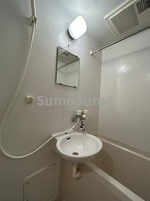 浴室(日々の疲れを癒すお風呂付です)