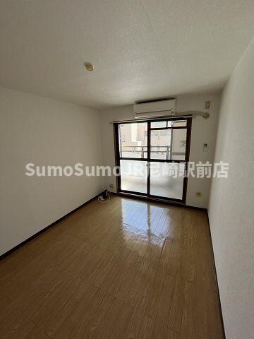 物件内観写真7　(使いやすいリビングです)