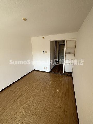 物件内観写真9　(使い勝手のいい寝室です)