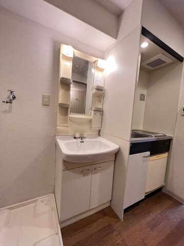 物件内観写真11　(忙しい朝には欠かせない洗面所です)