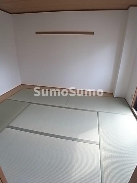 物件内観写真20　(和室、ちょっとしたくつろぎスペースにいかがでしょうか)