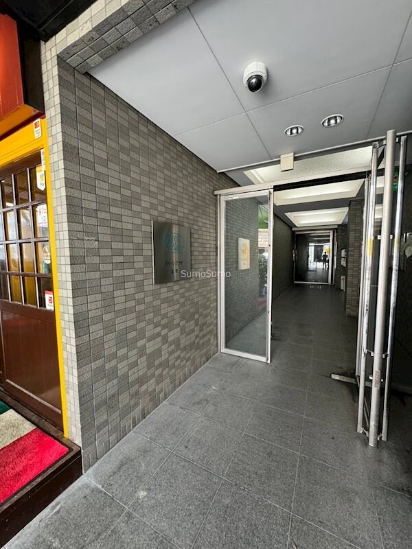 物件外観写真2　(毎日通るエントランスはこのようになっています)