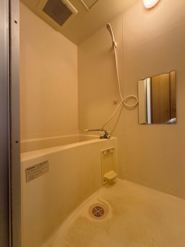 物件内観写真8　(きれいなお風呂です)