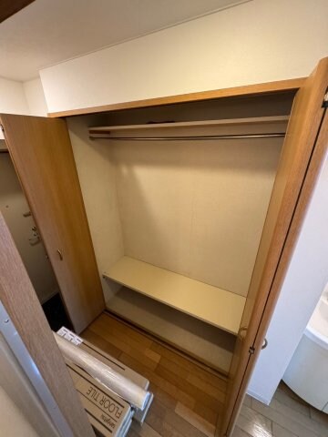 物件内観写真13　(ちょっとした収納スペースも充実しています)
