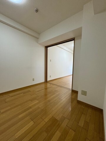 物件内観写真16　(おしゃれな居間です)