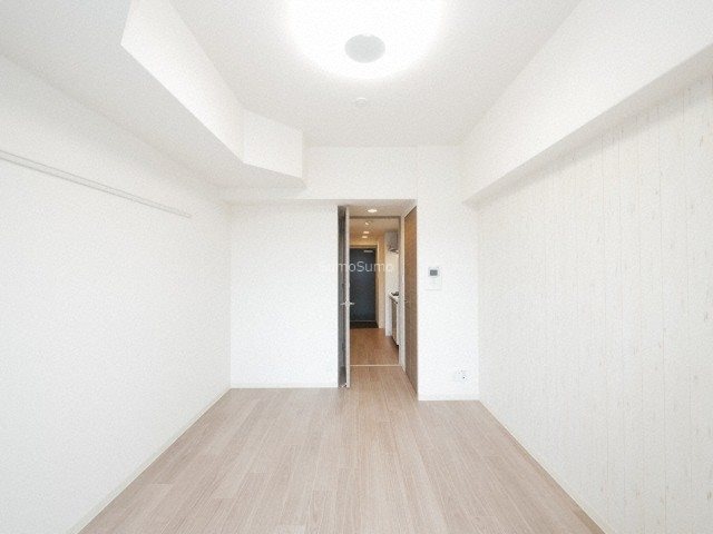 物件内観写真8　(使い勝手のいい寝室です)