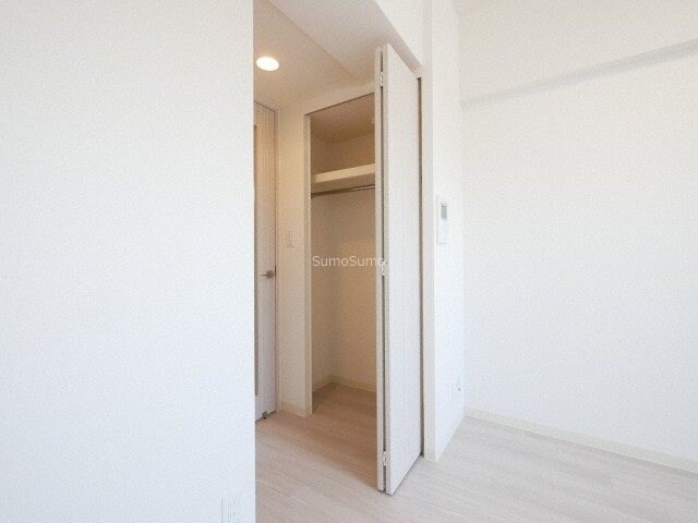 物件内観写真13　(大きなスペースがあり、収納には困りません)