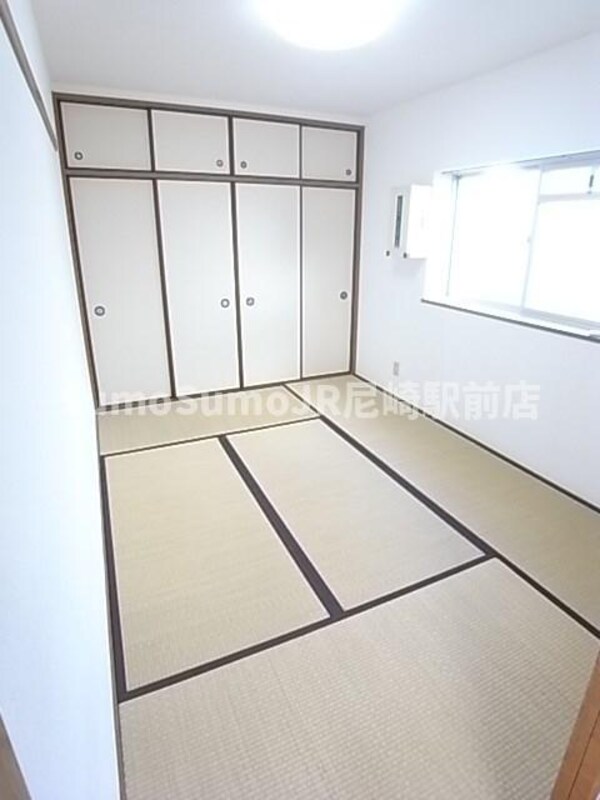 和室(い草の香りが落ち着く素敵な和室です)