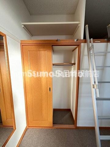 物件内観写真13　(収納豊富です)