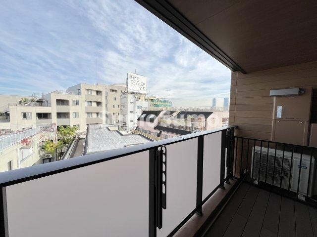 物件内観写真13　(広々としたバルコニーです)