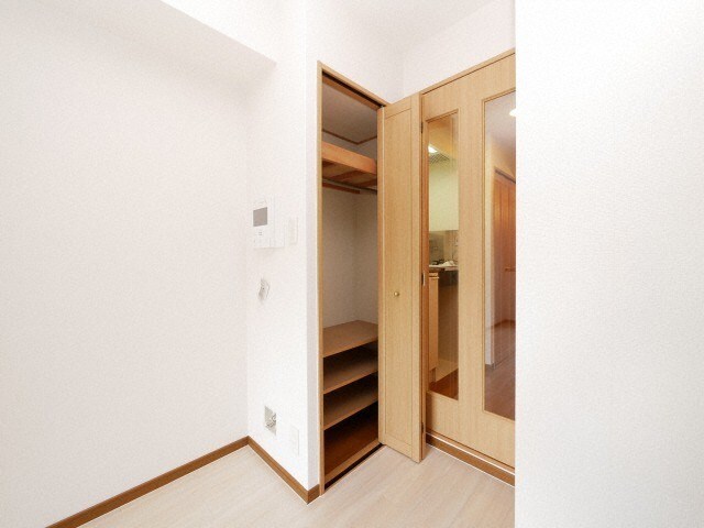 物件内観写真12　(こまごまとしたものを収納できそうですね)