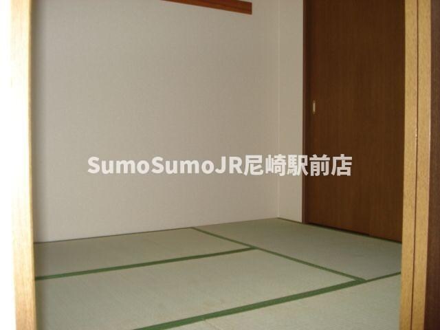 物件内観写真6　(開放的な寝室です)