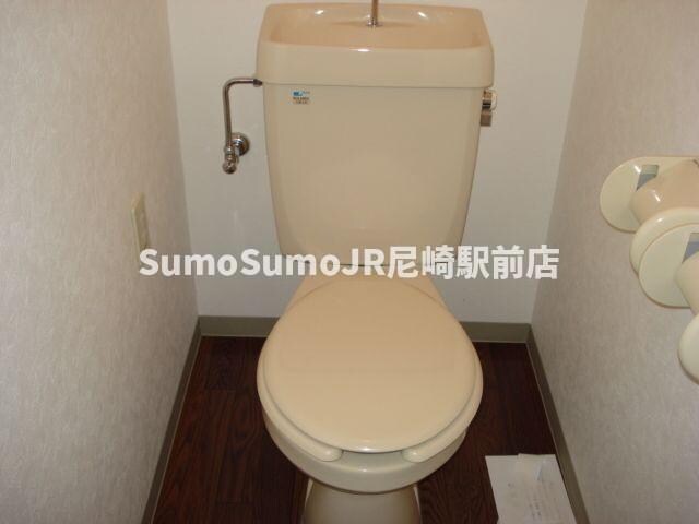 物件内観写真10　(ゆったりとした空間のトイレです)