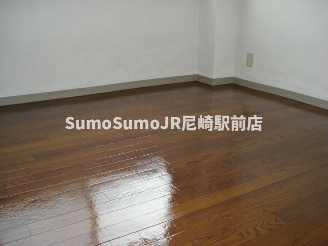 物件内観写真14　(おしゃれな居間です)