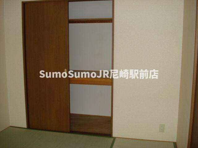 物件内観写真16　(収納スペース豊富です)