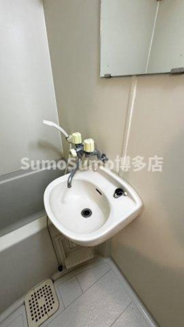 洗面・脱衣所(忙しい朝には欠かせない洗面所です)