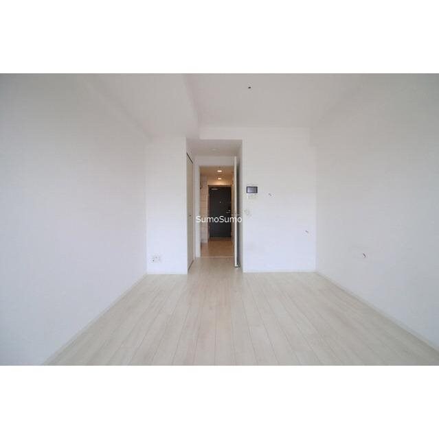 物件内観写真7　(開放的な寝室です)