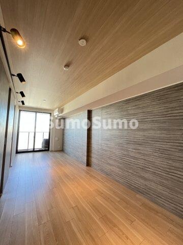 物件内観写真13　(ゆったりとした居間です)