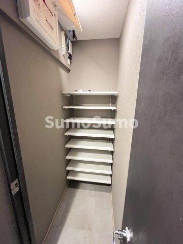 物件内観写真28　(便利な収納スペースです)