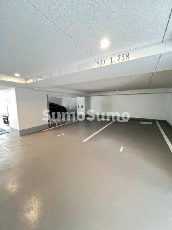 駐車場(駐車場です)