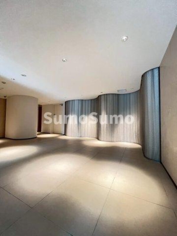 ロビー・ラウンジ(落ち着いたロビーです)