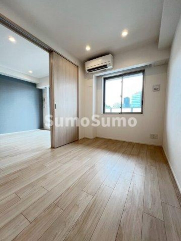 居室(ゆったりとした居間です)