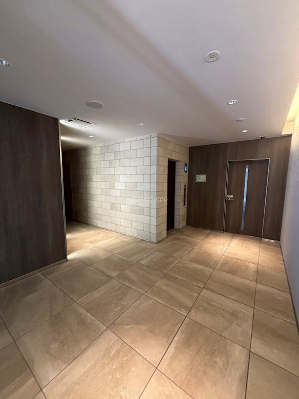 物件外観写真3　(建物の内部です)