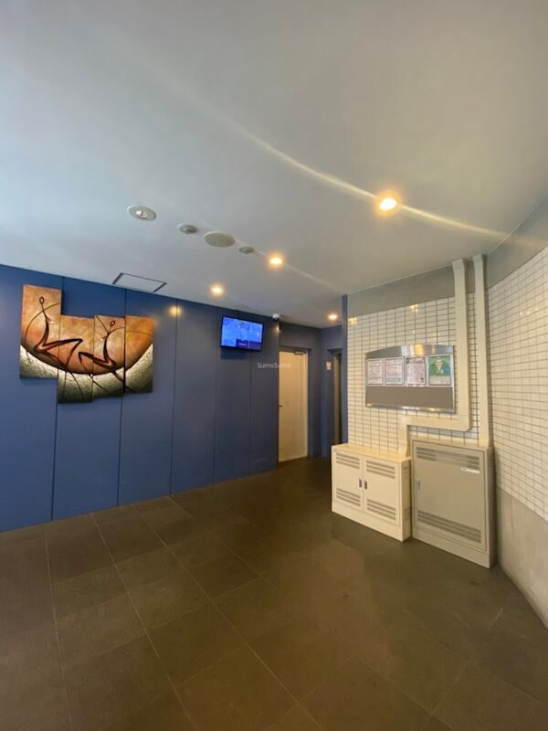 物件外観写真3　(建物の内部です)