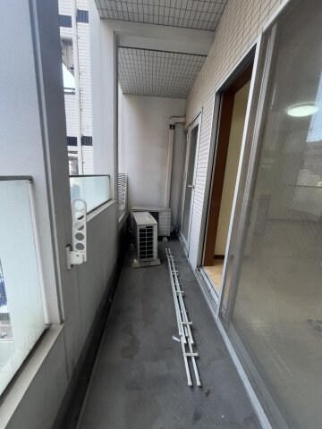 物件内観写真9　(バルコニーからの眺めを楽しみながら食事をしませんか)