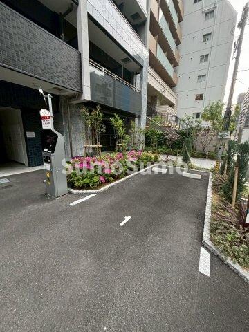 物件外観写真2　(駐車場に車を止められます)