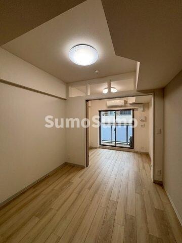 物件内観写真11　(おしゃれな居間です)