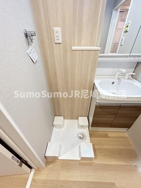 物件内観写真20　(ゆったりとスペースのある洗面所)