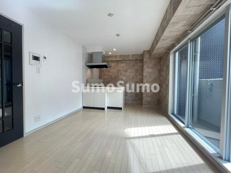 物件内観写真5　(ゆったりとしたリビングです)