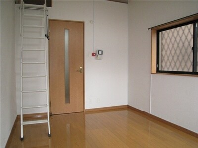 物件内観写真4　(使いやすい居間です)