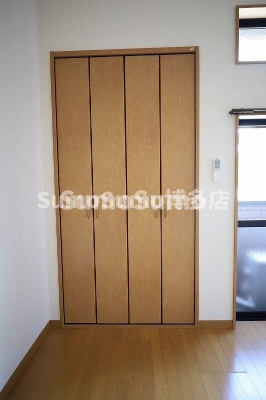 物件内観写真20　(小物を収納するのに便利です)