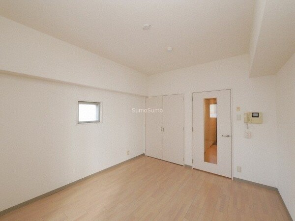 寝室(ゆとりの広さです)