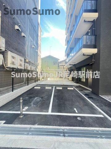 物件外観写真3　(駐車場があります)