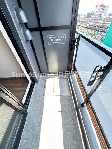 物件内観写真11　(広々としたバルコニーです)